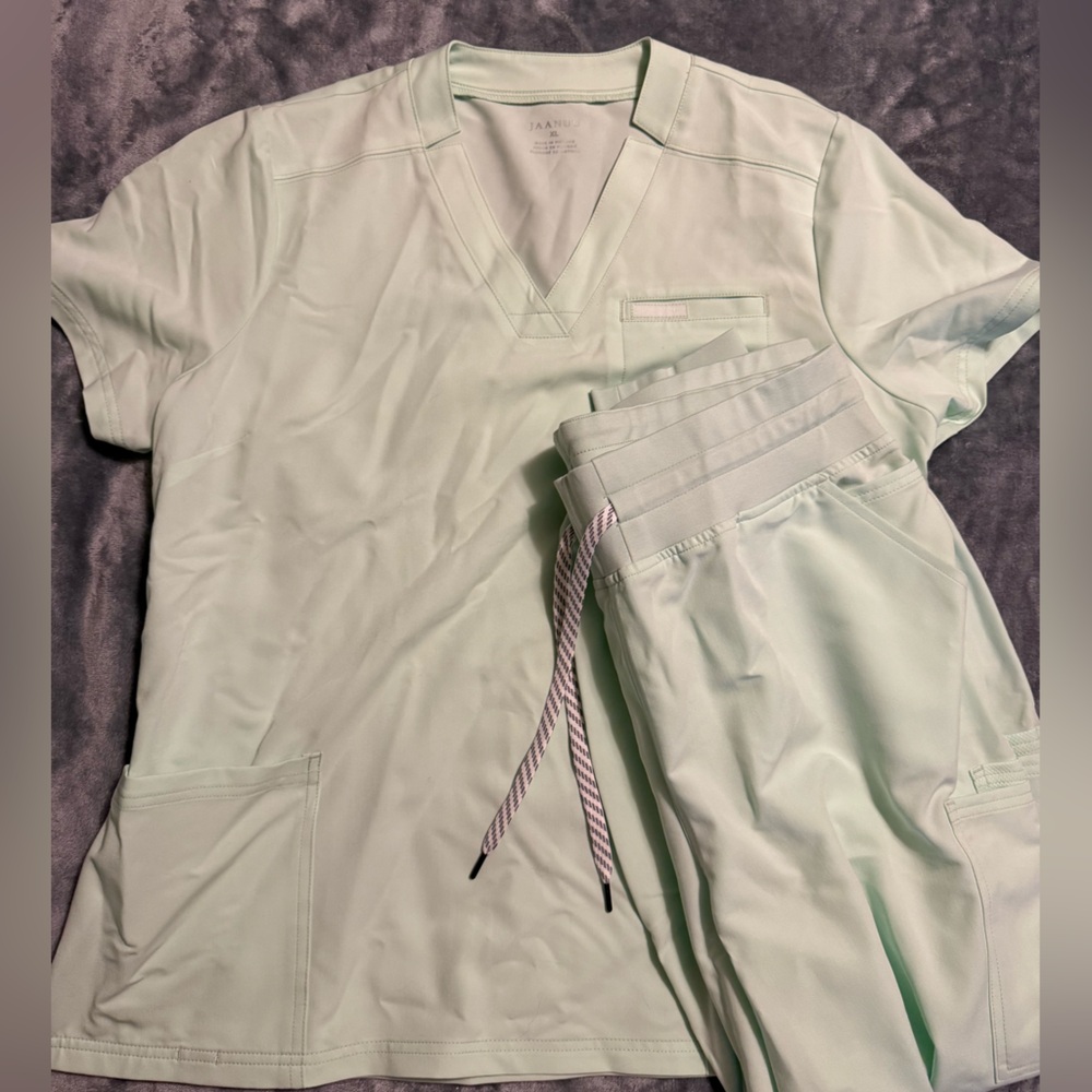 Jaanuu Light Green Scrub Set